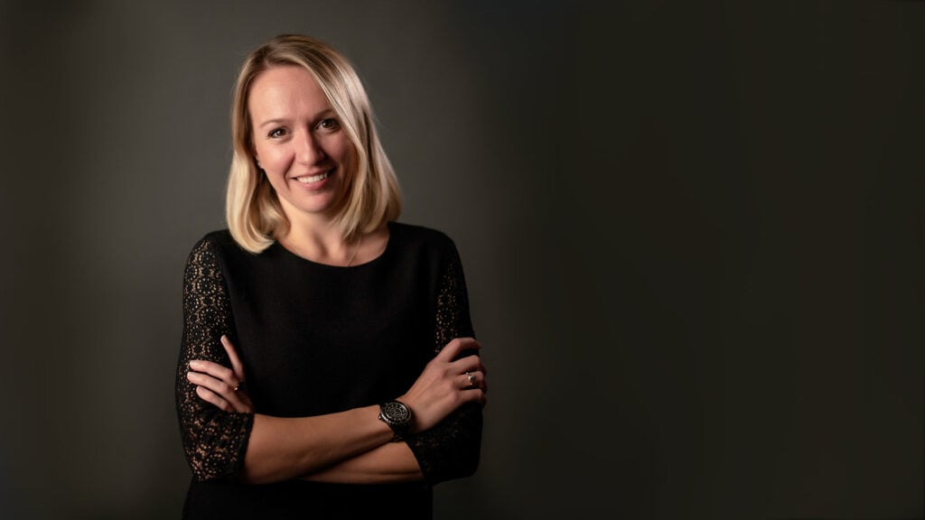 Silvia assiste les clients français et étrangers chez Ardan